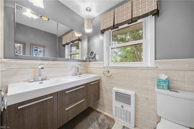 2808 Pine Ridge LN, Virginia Beach, VA 23452