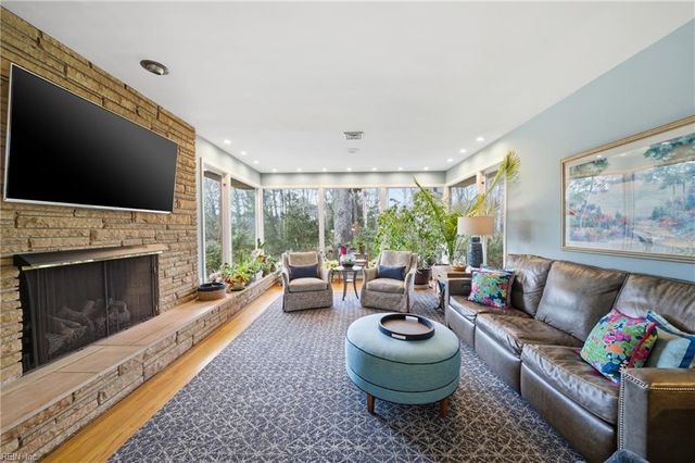 2808 Pine Ridge LN, Virginia Beach, VA 23452