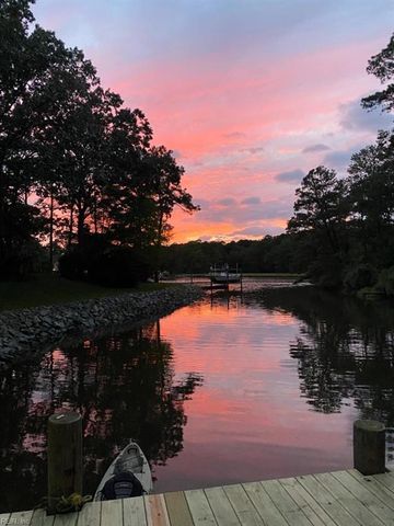 2808 Pine Ridge LN, Virginia Beach, VA 23452