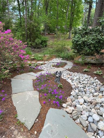 2808 Pine Ridge LN, Virginia Beach, VA 23452