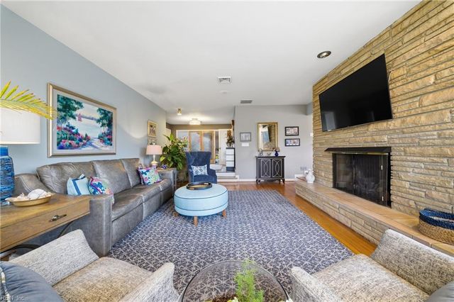 2808 Pine Ridge LN, Virginia Beach, VA 23452