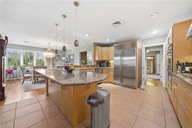 2808 Pine Ridge LN, Virginia Beach, VA 23452