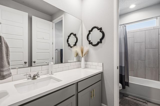 9120 Tortosa Drive NW, Albuquerque, NM 87114