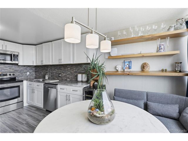 1155 N Ash St 806, Denver, CO 80220