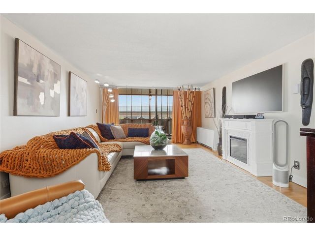 1155 N Ash St 806, Denver, CO 80220