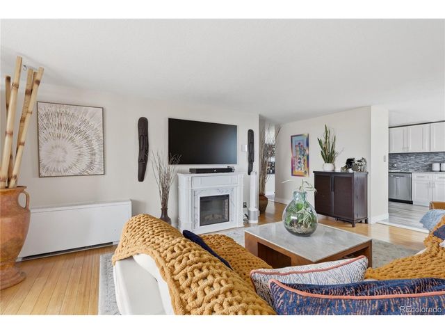 1155 N Ash St 806, Denver, CO 80220