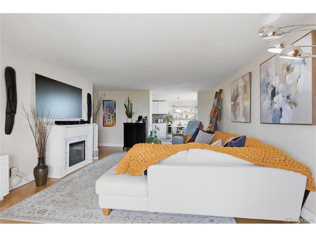 1155 N Ash St 806, Denver, CO 80220