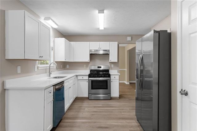 3228 Diamond Bluff, Union City, GA 30291