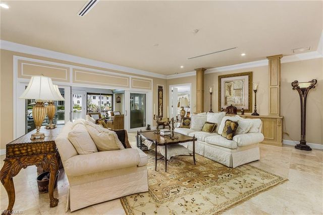 950 Galleon DR, Naples, FL 34102