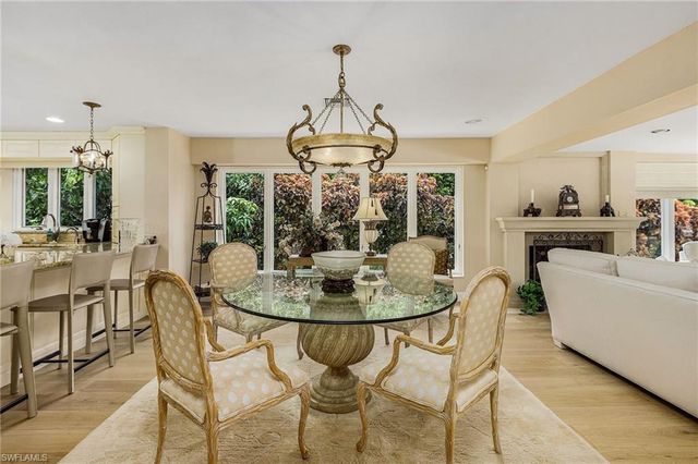 950 Galleon DR, Naples, FL 34102