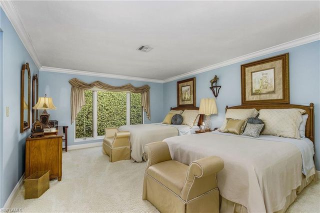 950 Galleon DR, Naples, FL 34102