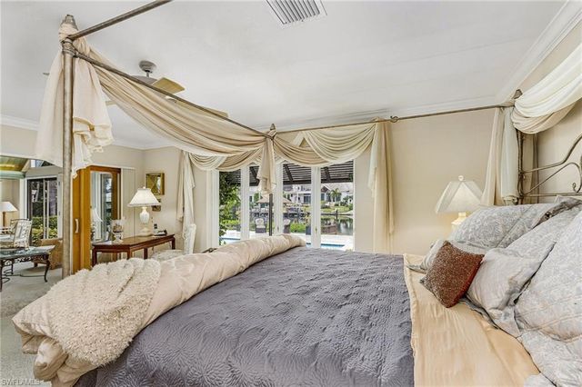 950 Galleon DR, Naples, FL 34102