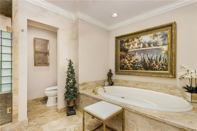 950 Galleon DR, Naples, FL 34102