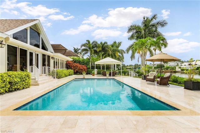 950 Galleon DR, Naples, FL 34102