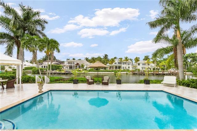 950 Galleon DR, Naples, FL 34102