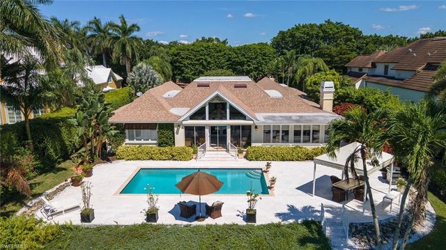 950 Galleon DR, Naples, FL 34102