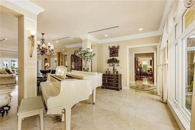 950 Galleon DR, Naples, FL 34102