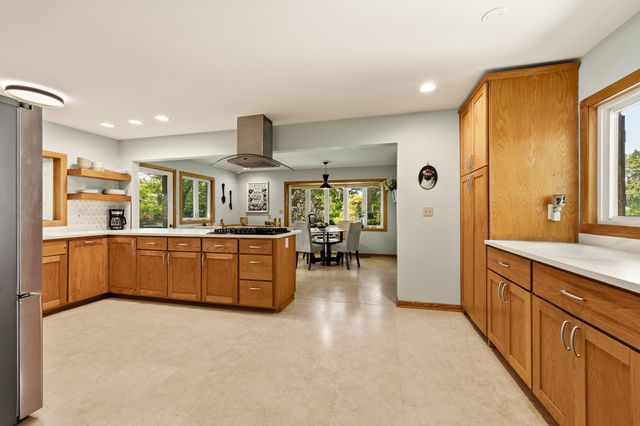 150 N Madison Street, Oswego, IL 60543