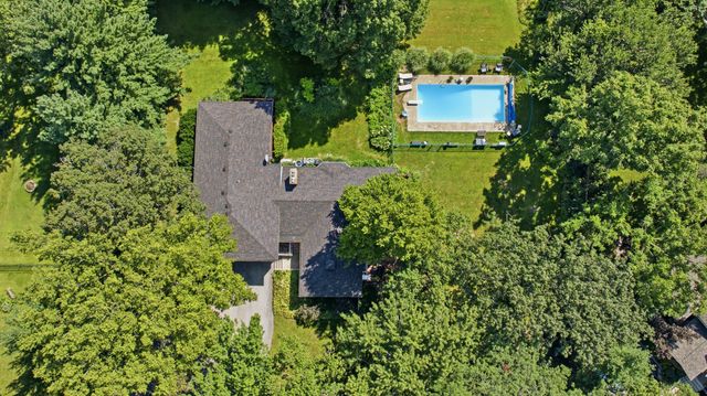 150 N Madison Street, Oswego, IL 60543