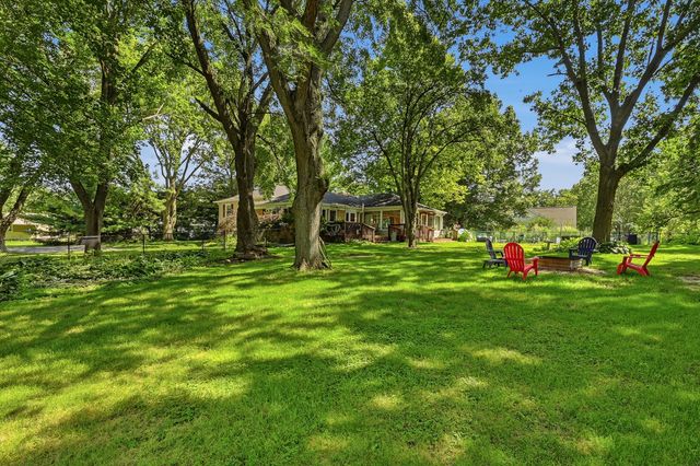 150 N Madison Street, Oswego, IL 60543