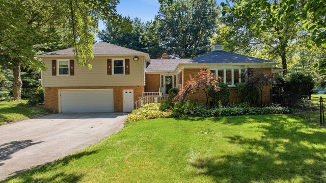 150 N Madison Street, Oswego, IL 60543