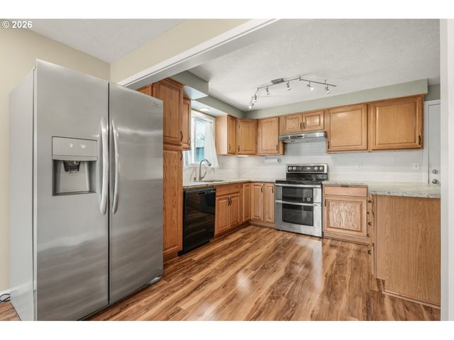 1218 JOHNSON St, Oregon City, OR 97045