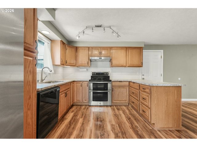 1218 JOHNSON St, Oregon City, OR 97045