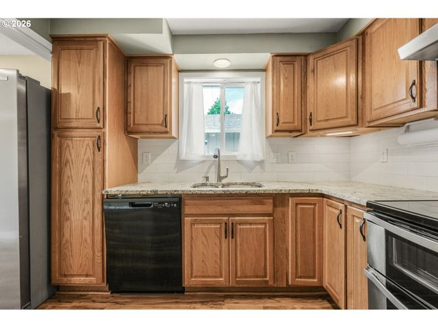 1218 JOHNSON St, Oregon City, OR 97045