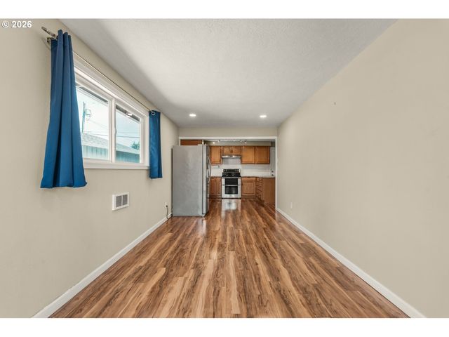 1218 JOHNSON St, Oregon City, OR 97045