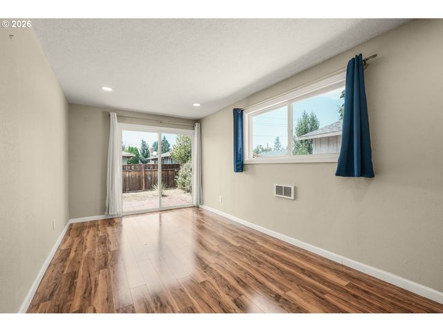 1218 JOHNSON St, Oregon City, OR 97045