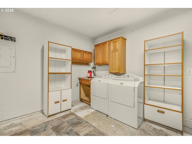 1218 JOHNSON St, Oregon City, OR 97045