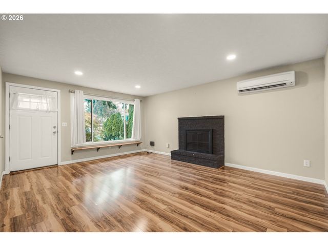 1218 JOHNSON St, Oregon City, OR 97045