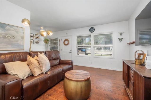 1341 S Towner, Santa Ana, CA 92707