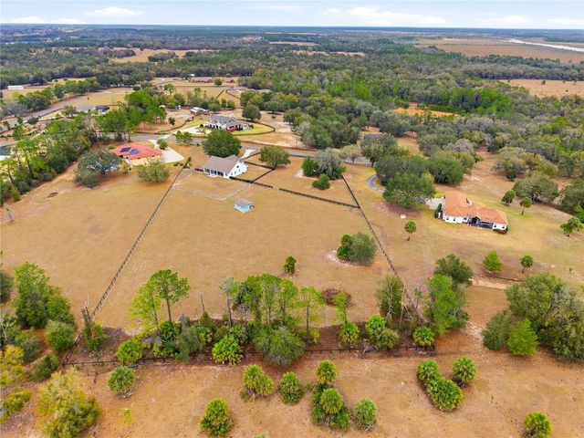 5608 STRONG POINT, Weirsdale, FL 32195