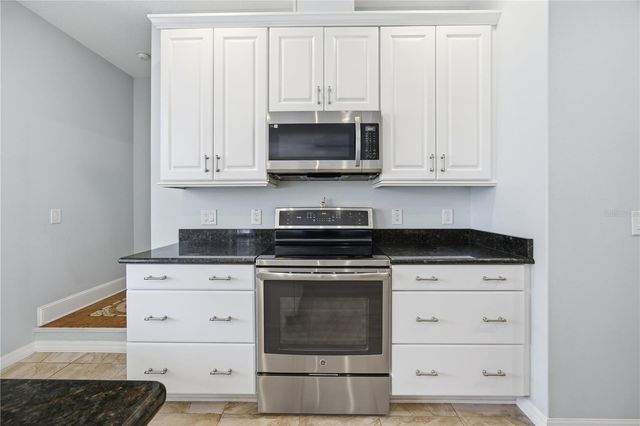 5608 STRONG POINT, Weirsdale, FL 32195