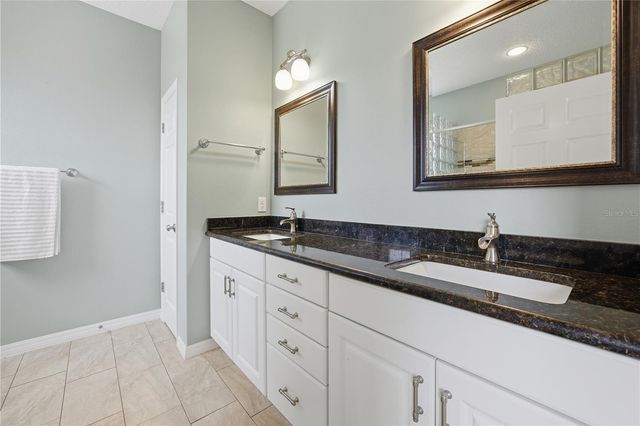 5608 STRONG POINT, Weirsdale, FL 32195