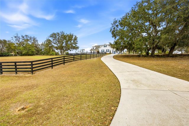 5608 STRONG POINT, Weirsdale, FL 32195