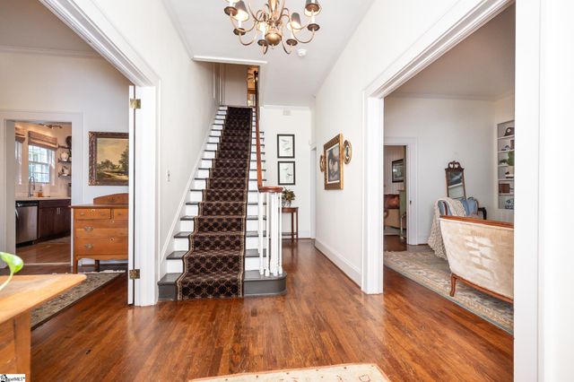102 Todd Avenue, Laurens, SC 29360