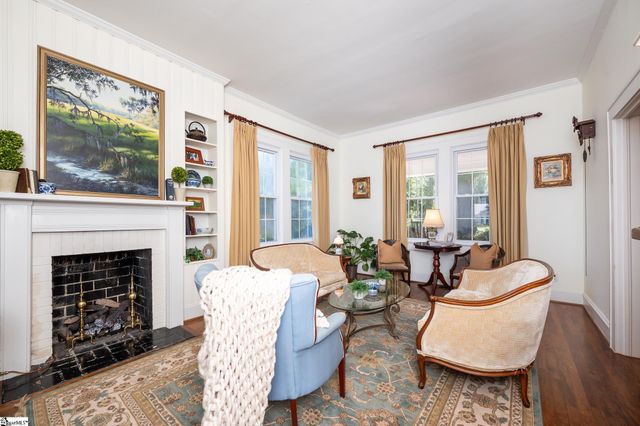 102 Todd Avenue, Laurens, SC 29360