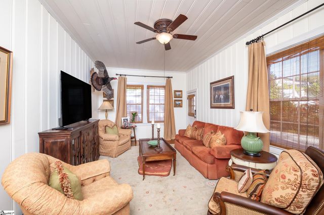 102 Todd Avenue, Laurens, SC 29360