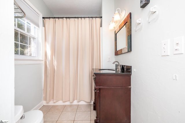 102 Todd Avenue, Laurens, SC 29360