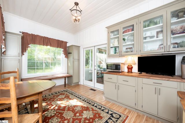 102 Todd Avenue, Laurens, SC 29360