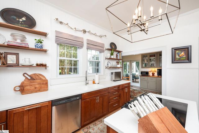 102 Todd Avenue, Laurens, SC 29360