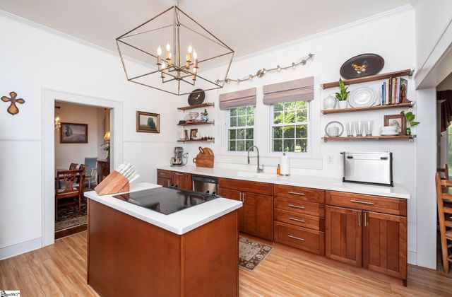 102 Todd Avenue, Laurens, SC 29360