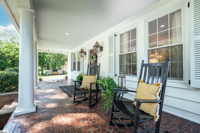 102 Todd Avenue, Laurens, SC 29360