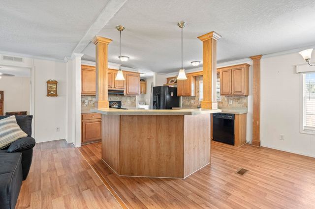 911 Old Magnolia Dr., Conway, SC 29526