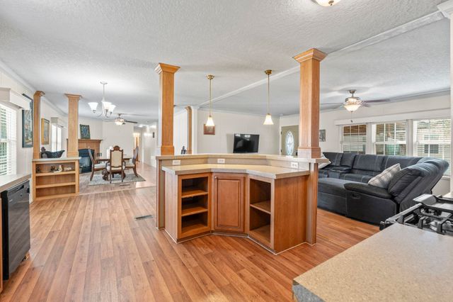 911 Old Magnolia Dr., Conway, SC 29526