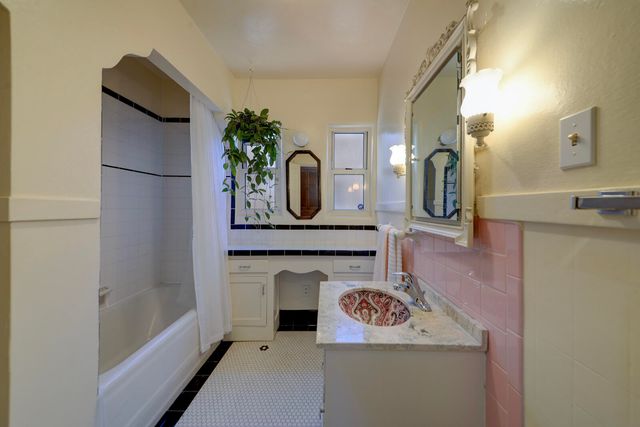 3421 Campus Boulevard NE, Albuquerque, NM 87106