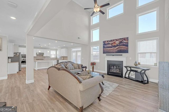 4292 Crestworth Lane SW, Marietta, GA 30064