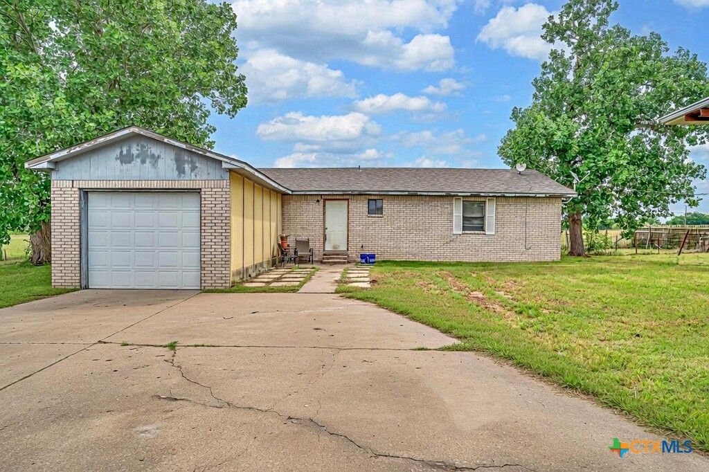 9796 E US 190 Highway, Rogers, TX 76569